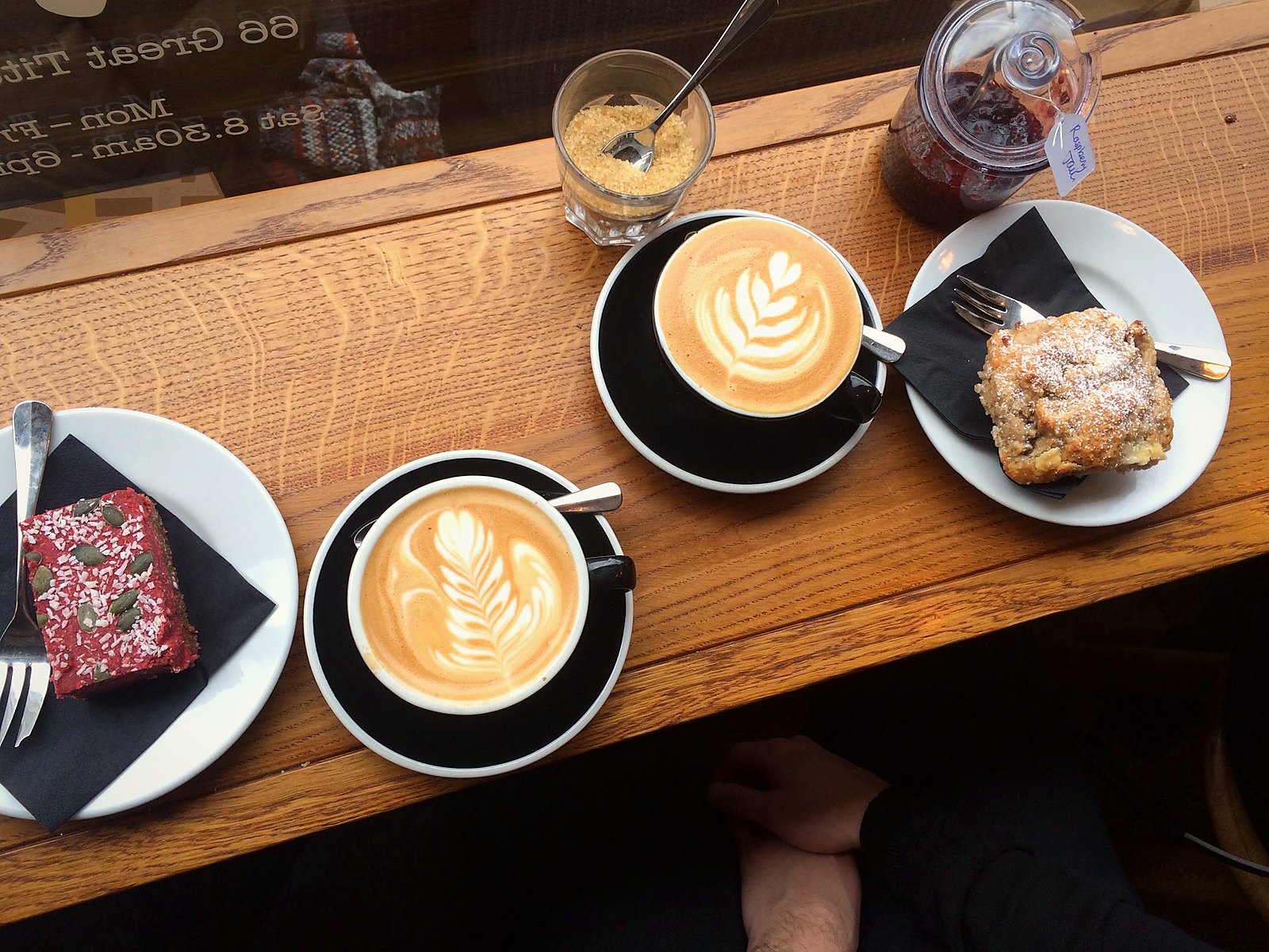 Káva a dezert v Kaffeine
